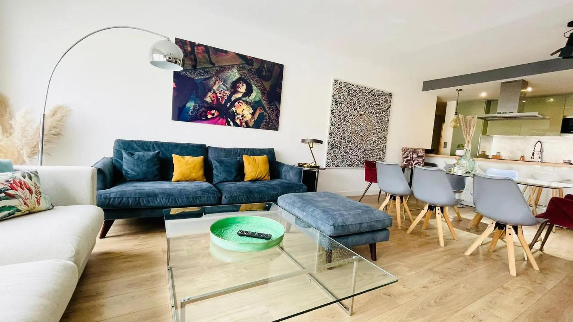 Large 2 Bedrooms Flat With Terrace And Oarking Luxembourg 0*,  Luxembourg
